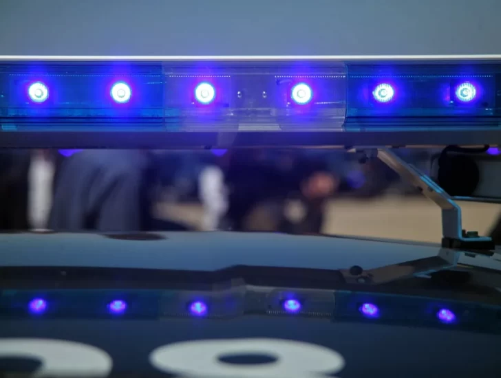 Grabó a dos policías en un momento íntimo en un patrullero y llamó al 911 Grabó a dos policías en un momento íntimo en un patrullero y llamó al 911