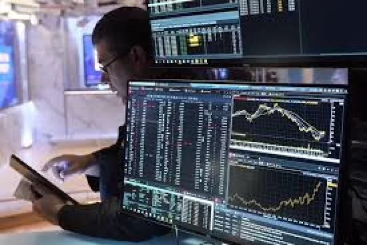 Riesgo país: primera baja semanal en poco más de un mes