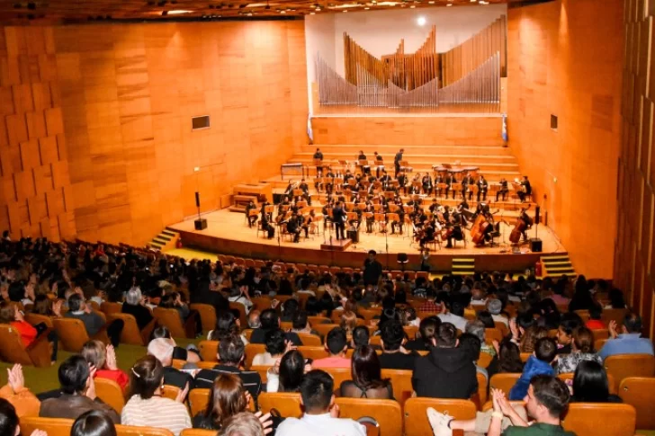 La Sinfónica continúa recolectando agua para los inundados en Jáchal