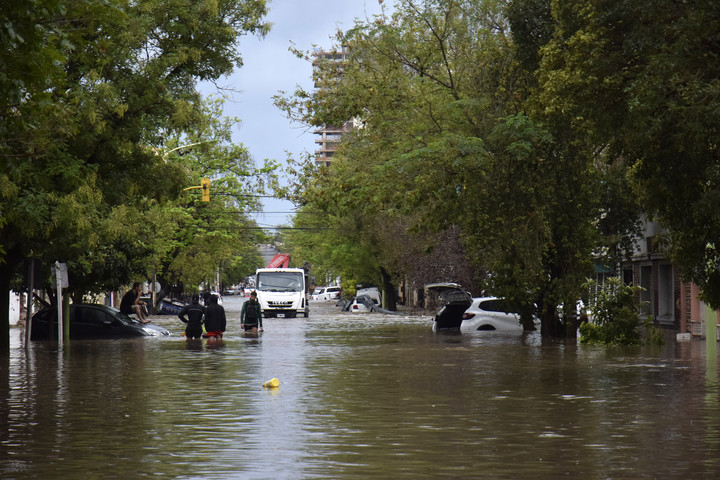 Caos y muerte por brutal temporal en Bahía Blanca