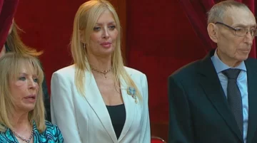 Amalia “Yuyito” González, con un look elegante para acompañar a Milei Amalia “Yuyito” González, con un look elegante para acompañar a Milei