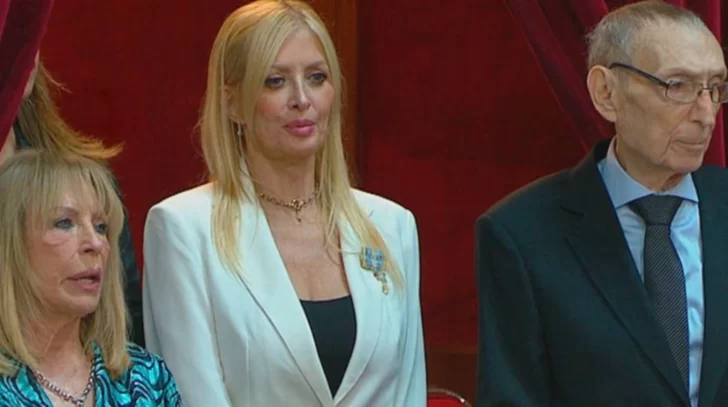 Amalia “Yuyito” González, con un look elegante para acompañar a Milei Amalia “Yuyito” González, con un look elegante para acompañar a Milei