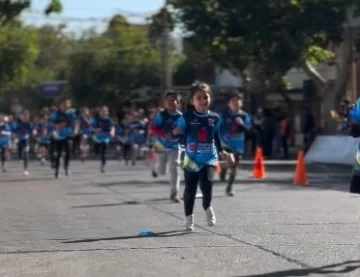 Todo el color del Ironman Kids: más de 350 niños coparon las calles de San Juan Todo el color del Ironman Kids: más de 350 niños coparon las calles de San Juan
