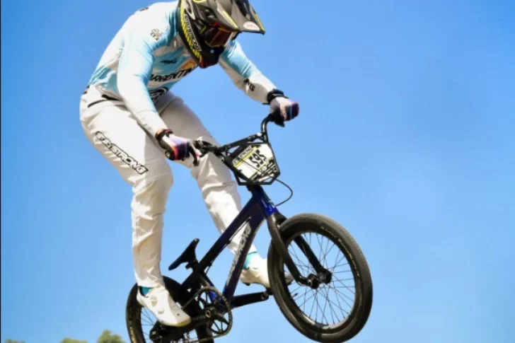 Chalo Molina campeón latino