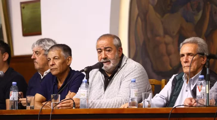 La CGT buscó borrar la foto de un paro general con poca fuerza