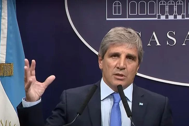 El lunes levantan el cepo al dólar que flotará entre 1.000 y $1400