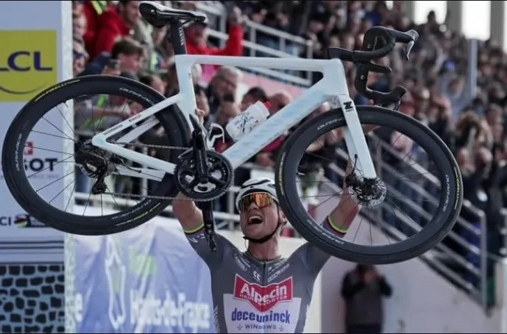 Van der Poel, ganó otra “Monumento”