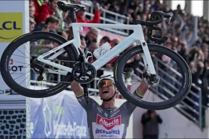 Van der Poel, ganó otra “Monumento”