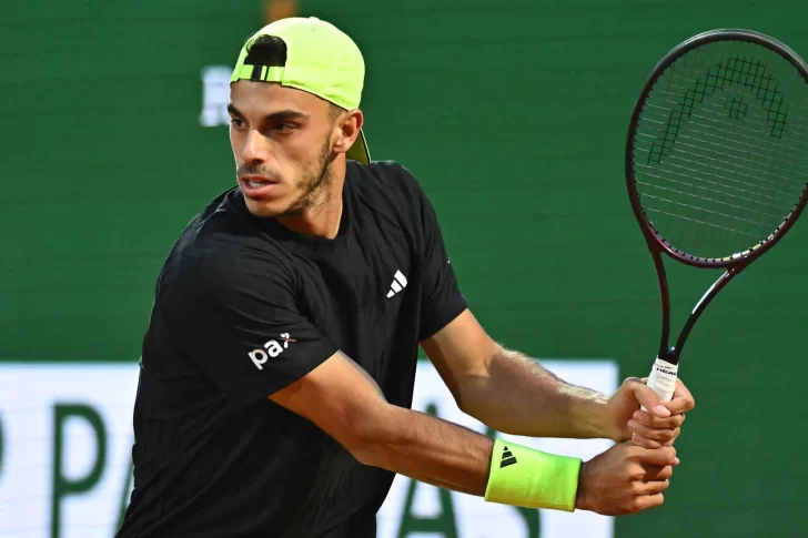 Cerúndolo, Navone y Báez siguen de pie