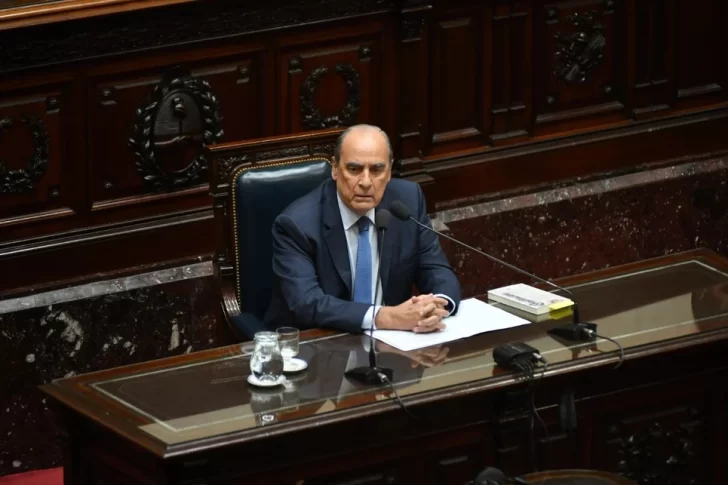 Francos eludió el embate por $LIBRA en su informe