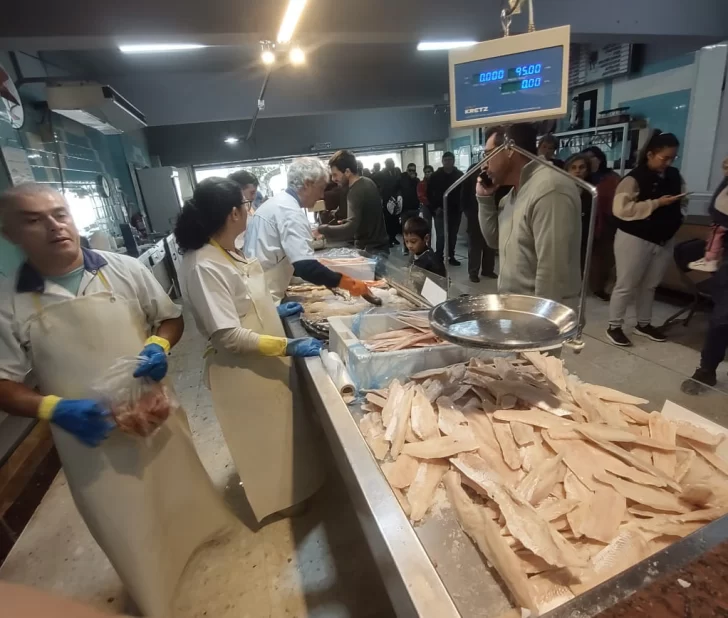 Crece la venta local de pescado, 30% más barato que el asado