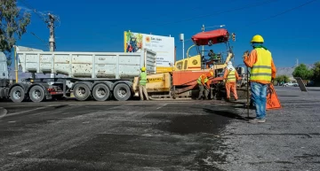 Obra de repavimentación en Rivadavia