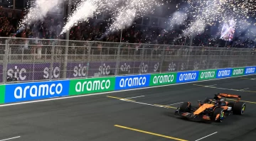 Piastri ganó y lidera el campeonato