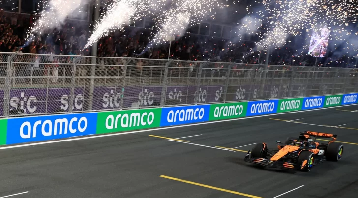 Piastri ganó y lidera el campeonato