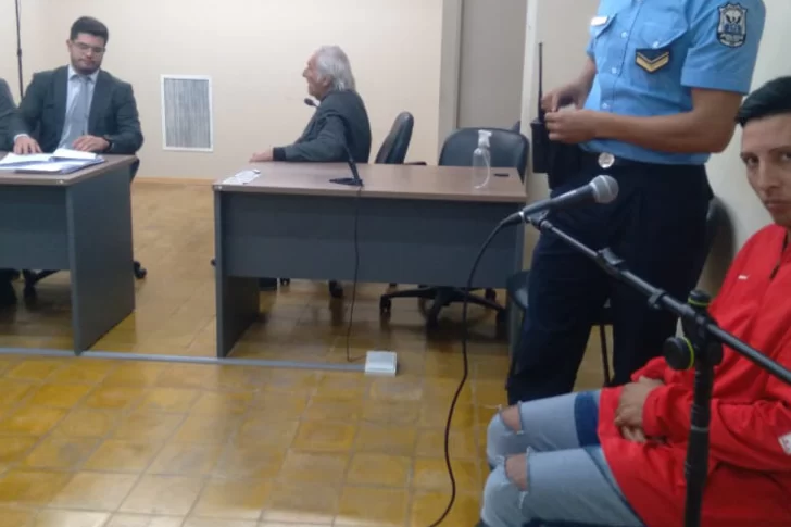 Sospechan que, con un primo, le dieron 3 tiros a un vecino: 6 meses de preventiva