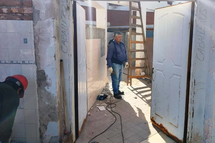 Tras 15 años, volverán a funcionar 20 baños públicos en San Expedito