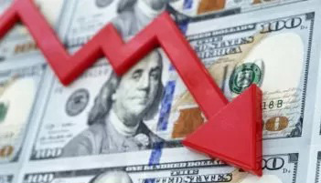 El dólar baja frente a otras monedas por los aranceles