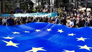 Ciudadanos de la Unión Europea aprueban el funcionamiento del bloque