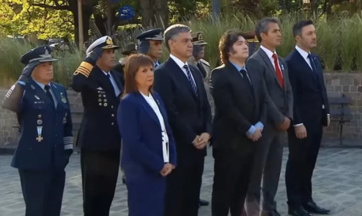 EN VIVO| Milei encabeza el acto central por Malvinas en la Plaza San Martín