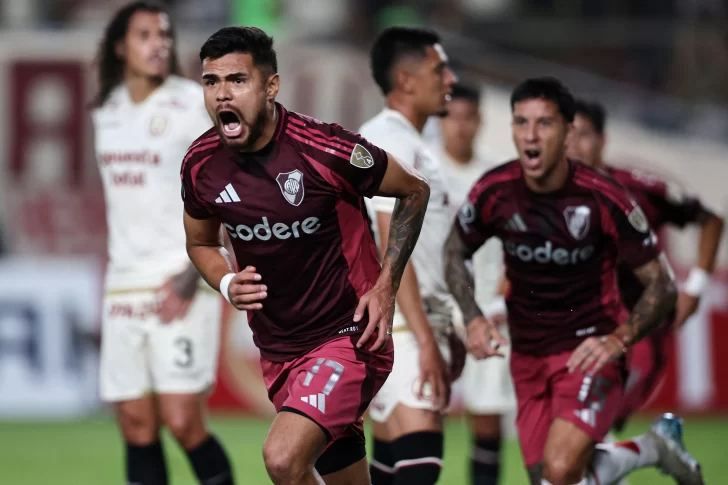 River Plate arrancó derecho en Perú