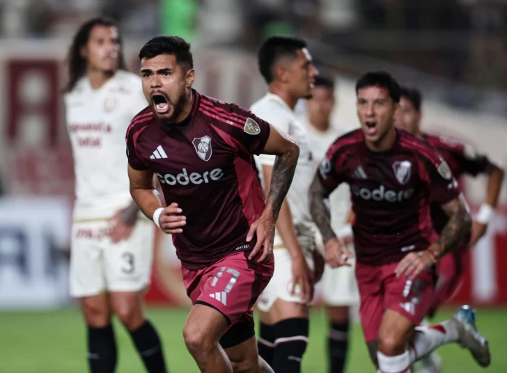 River Plate arrancó derecho en Perú