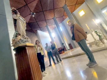Y La Inmaculada volvió al altar