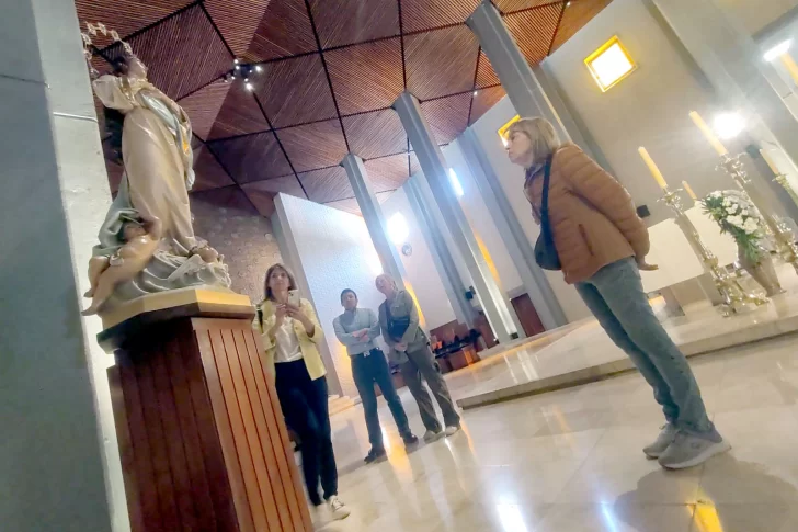 Y La Inmaculada volvió al altar