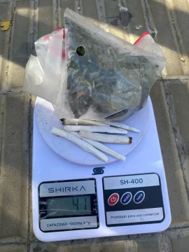 Detuvieron a un sujeto con “porros” y envoltorios de marihuana en cercanías a la Terminal Detuvieron a un sujeto con “porros” y envoltorios de marihuana en cercanías a la Terminal