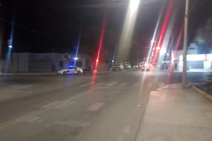 Un motociclista terminó hospitalizado tras chocar contra un auto en Santa Lucía