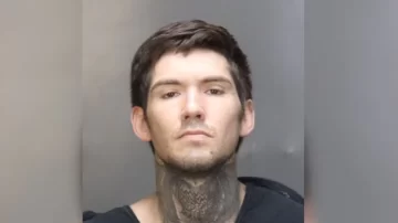 Un hombre de 35 años le tiró sopa hirviendo a su novia de 67: “Hablaba demasiado”