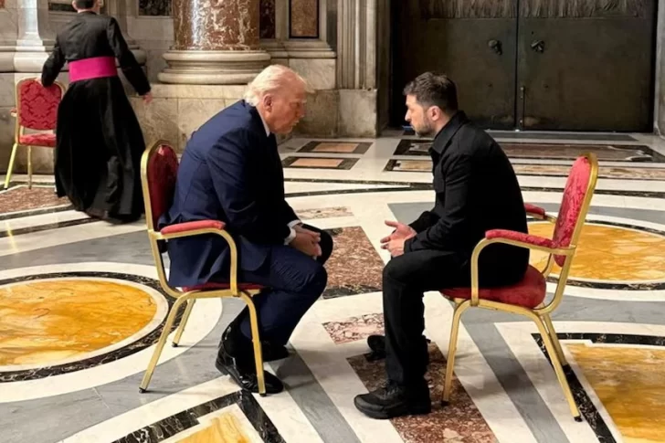 Antes del funeral del Papa, Trump y Zelensky mantuvieron una reunión en el Vaticano
