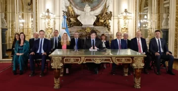 Javier Milei dijo que la Argentina recibirá USD 32 mil millones y afirmó: “Eliminamos el cepo para siempre”