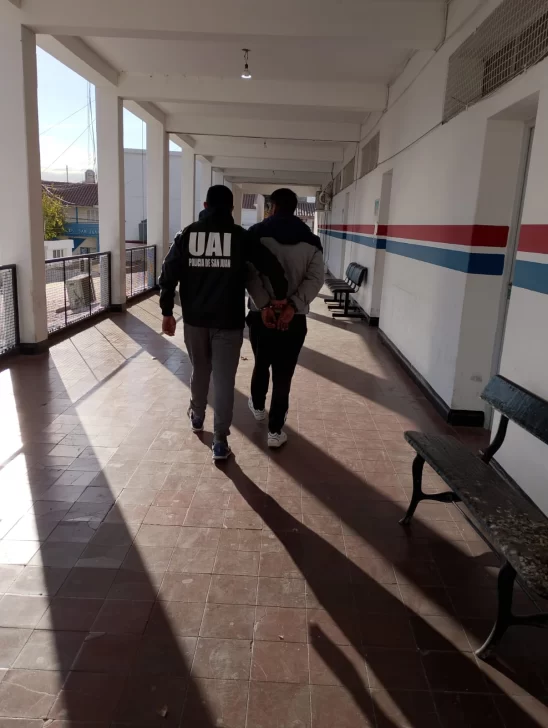 detenido-armas-548x728