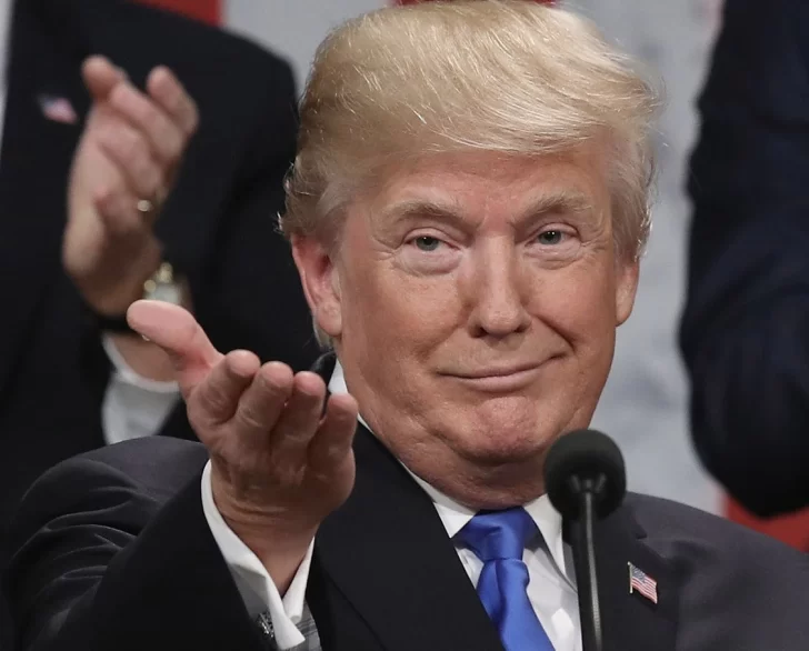 Trump redobla la apuesta y amenaza a China con aplicarle aranceles del 50%