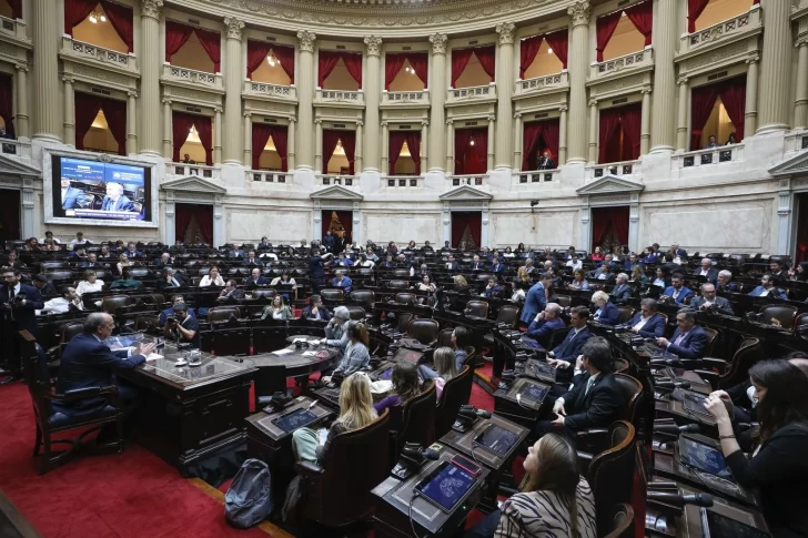 Francos expuso durante siete horas en el Congreso y contestará sobre Libra la semana que viene Francos expuso durante siete horas en el Congreso y contestará sobre Libra la semana que viene