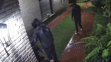 Le desvalijaron la casa a una jubilada: estaba durmiendo y la agarraron del cuello