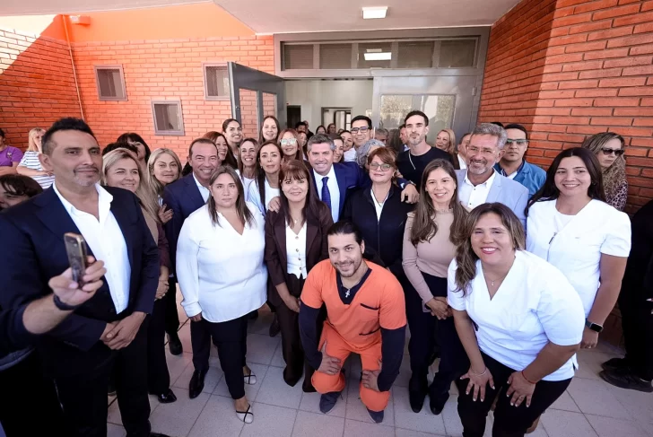 Orrego inauguró una nueva comisaría y un centro de salud clave en La Bebida Orrego inauguró una nueva comisaría y un centro de salud clave en La Bebida