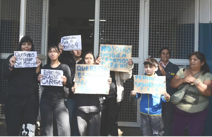 Planificaban una masacre en su escuela con chats de WhatsApp Planificaban una masacre en su escuela con chats de WhatsApp