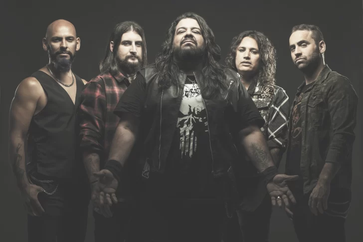 Aguante el metal argento