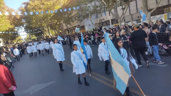 25 de Mayo en San Juan: desfile, banderas y sentimiento patrio