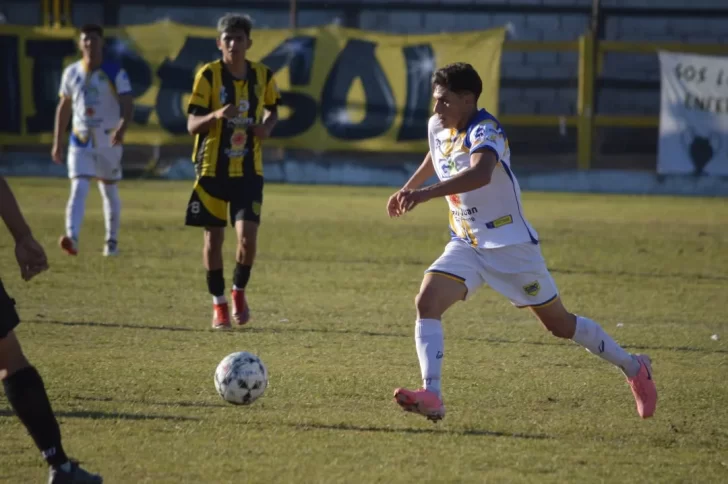 Colón perdió ante Atenas y Unión es único líder Colón perdió ante Atenas y Unión es único líder