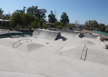 El primer skate park de Ullum está 90% listo