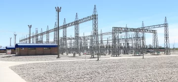 Amplio refuerzo de la red eléctrica local con una batería de obras