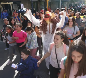 DCC080525-003F07-728x656