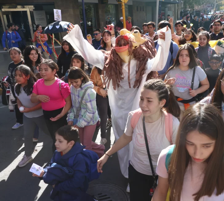 DCC080525-003F07-728x656