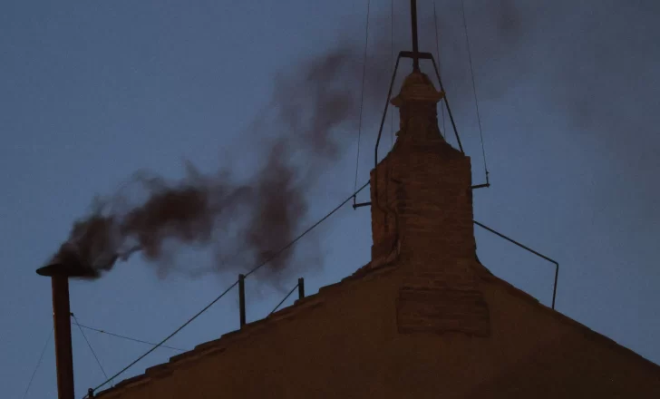 DCC080525-004F06-728x440