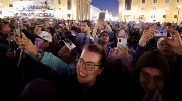 DCC080525-004F07-728x405