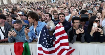 DCC090525-002F07-728x383