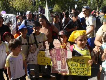 DCC110525-005F02-728x550