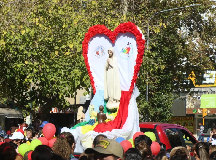 DCC110525-005F03-728x540